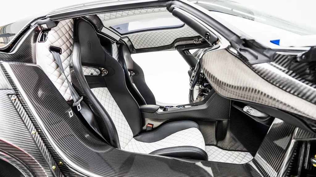 2019 Koenigsegg Regera interior, seats, Black-White