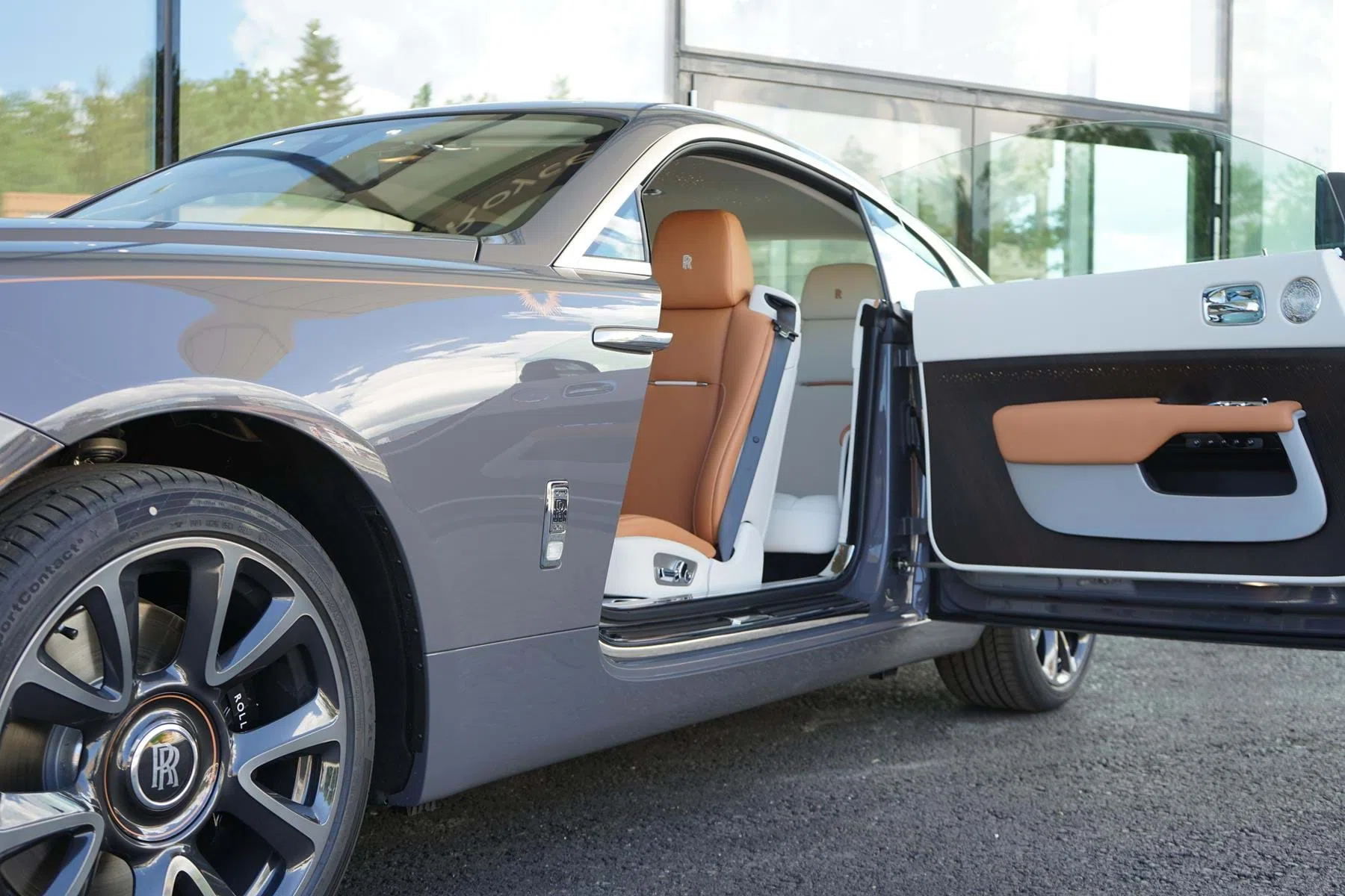 2018 Rolls-Royce Wraith MY2108 Luminary interior, door panel, Saddlery Tan & Seashell