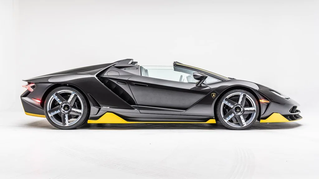 2017 Lamborghini Centenario Roadster, 4/19