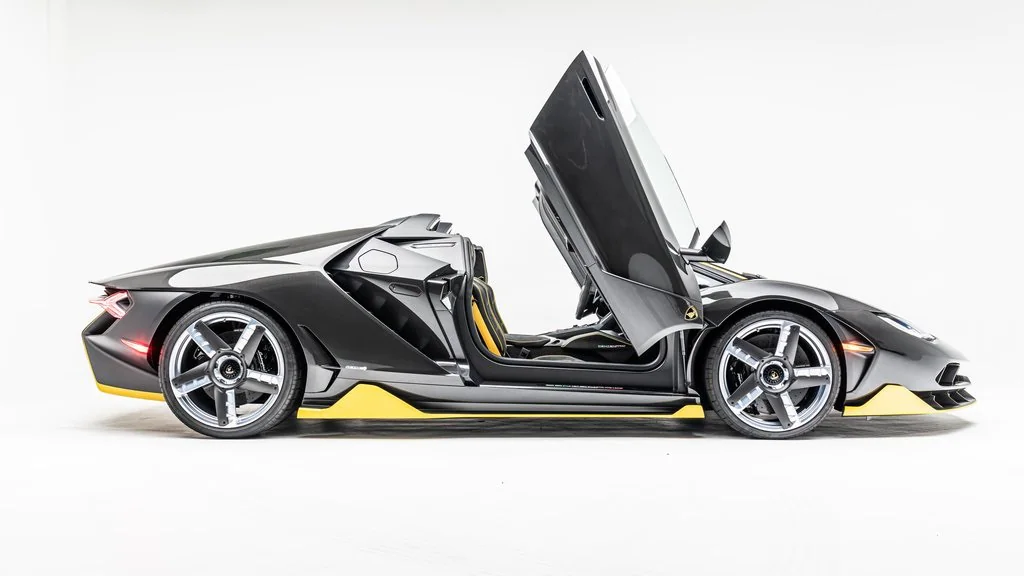 2017 Lamborghini Centenario Roadster, 6/19