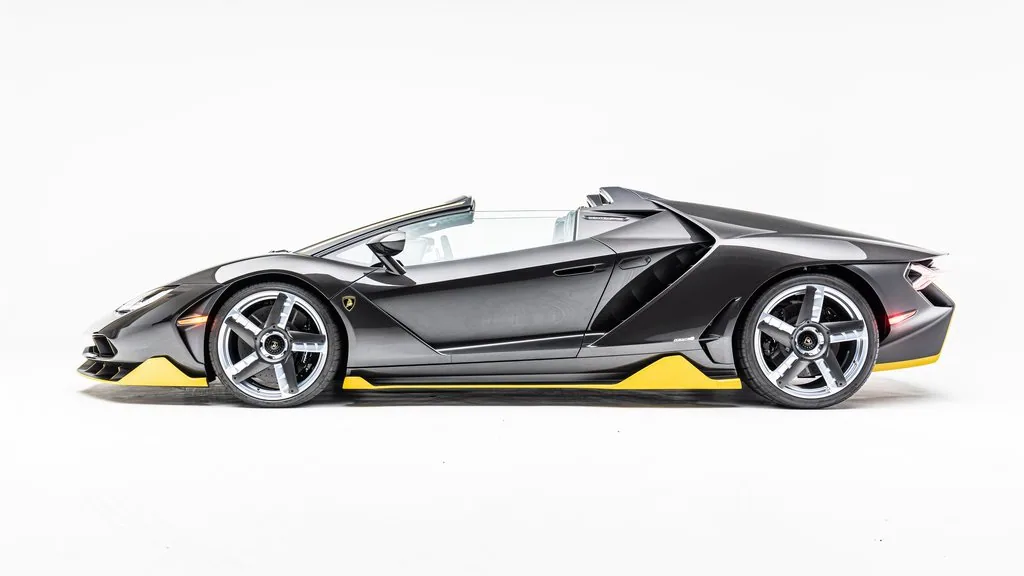 2017 Lamborghini Centenario Roadster, 8/19