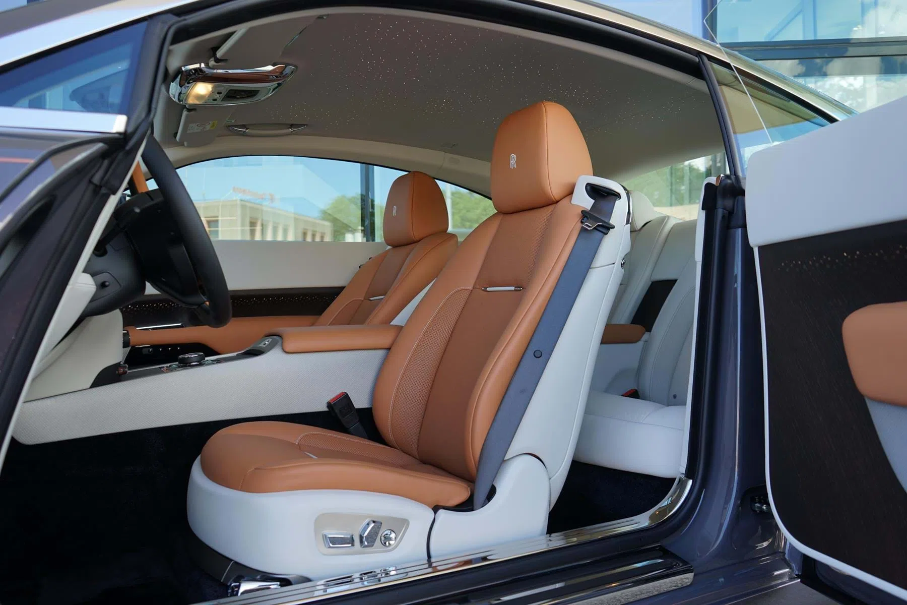 2018 Rolls-Royce Wraith MY2108 Luminary interior, seats, Saddlery Tan & Seashell