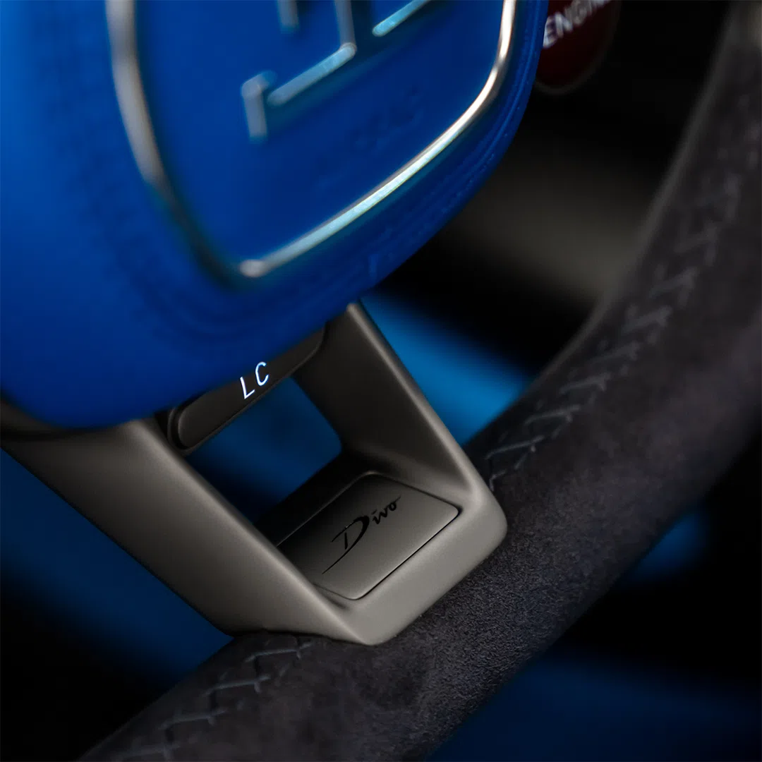 2022 Bugatti Divo interior, center console