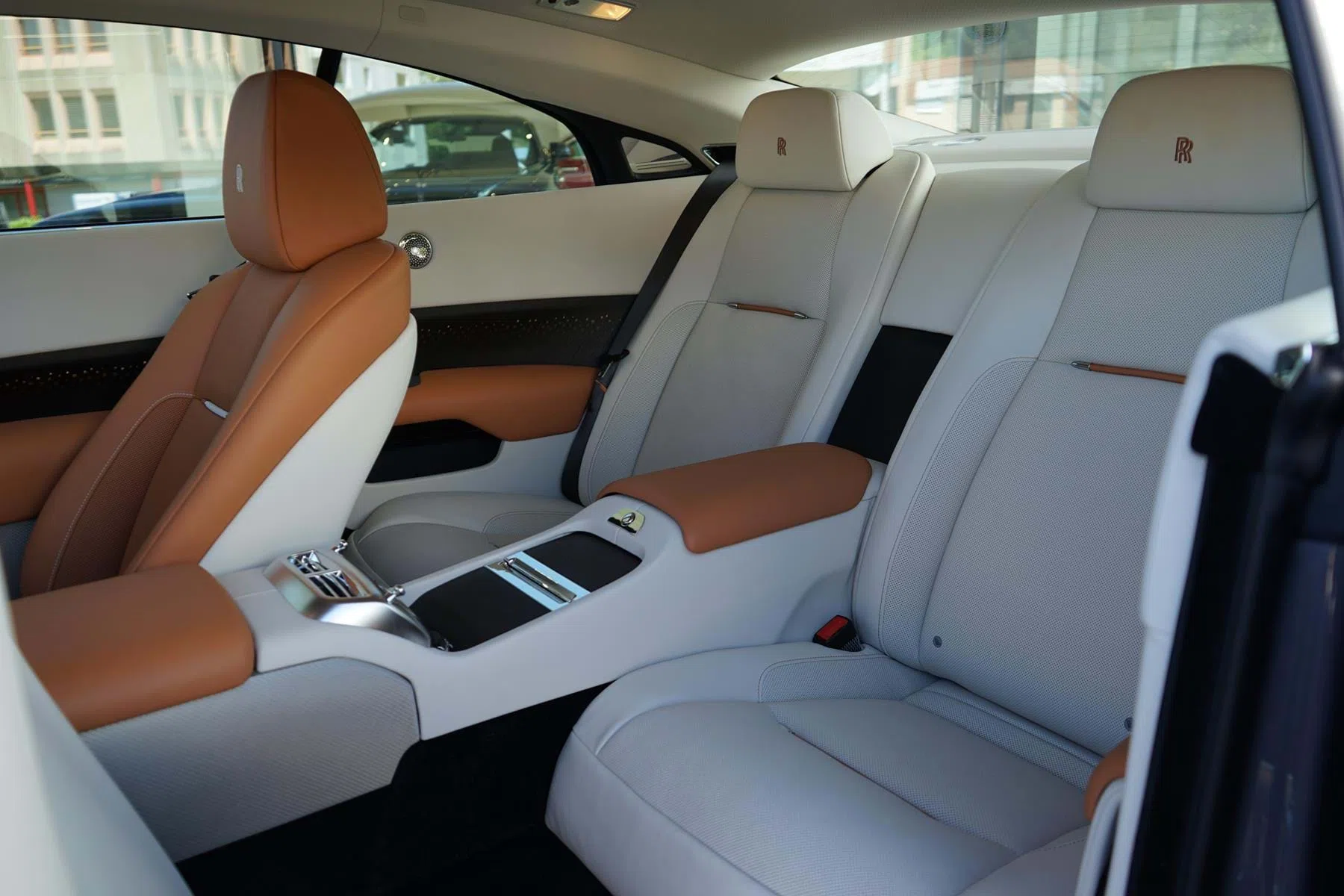 2018 Rolls-Royce Wraith MY2108 Luminary interior, seats, Saddlery Tan & Seashell