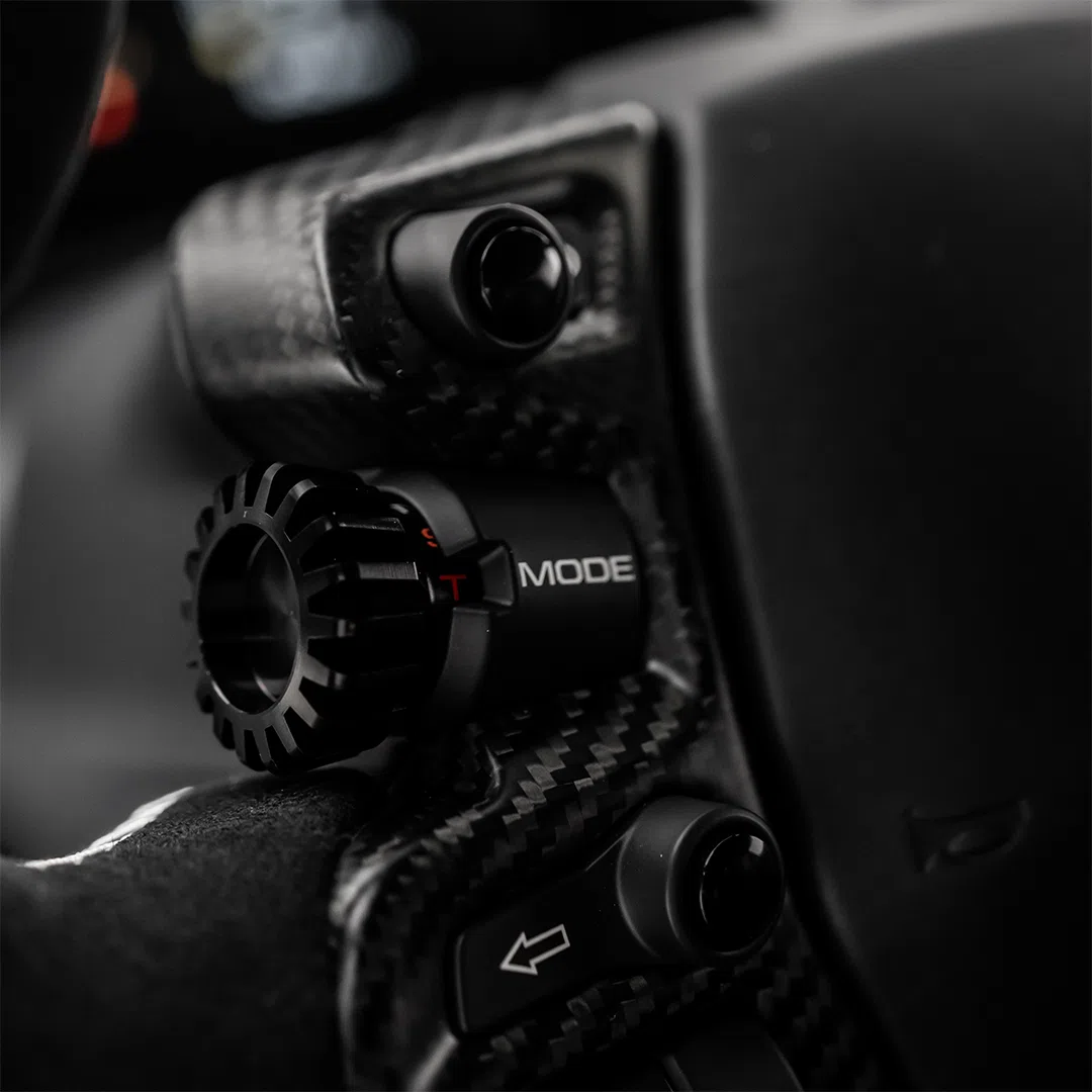 2022 FORD GT interior, center console