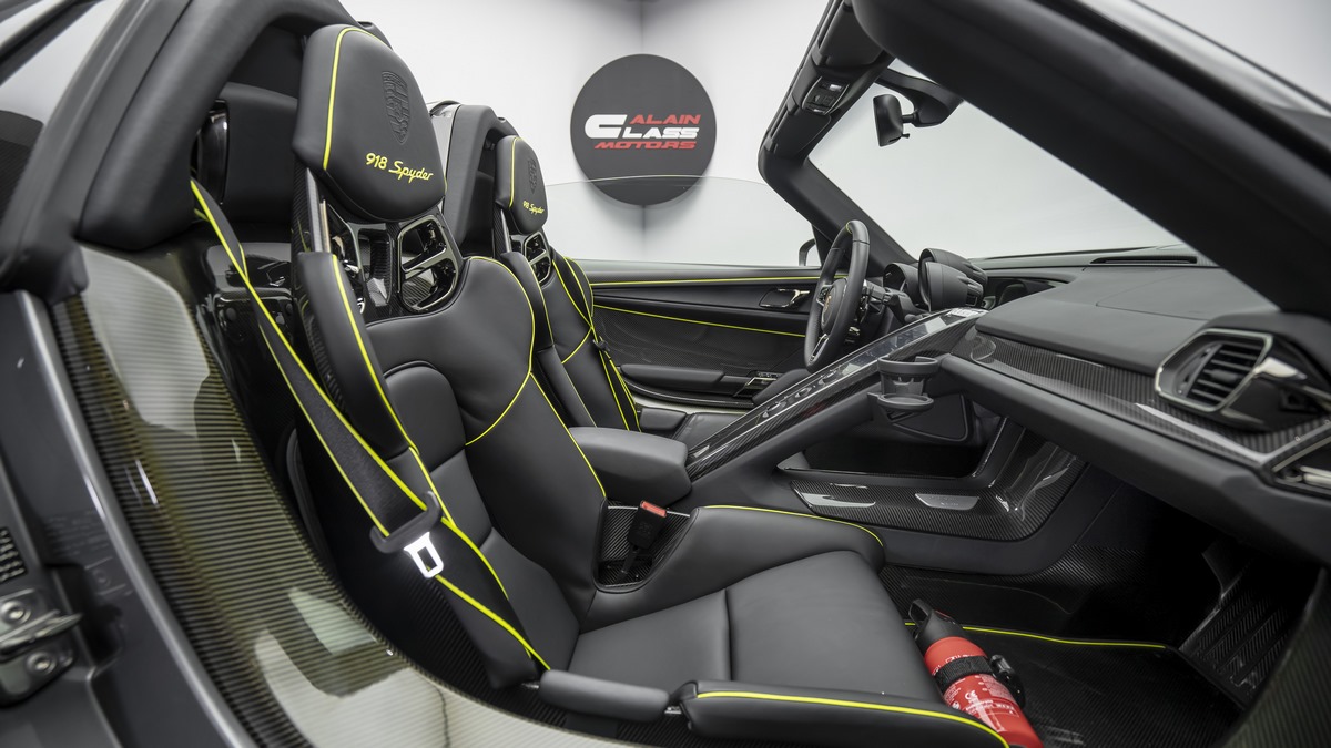 2015 Porsche 918 Spyder, 3/21