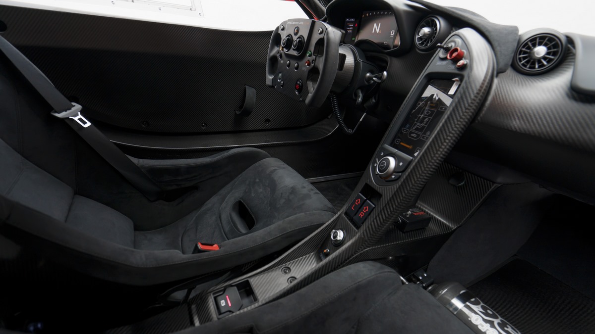 2015 McLaren P1 GTR, 4/24
