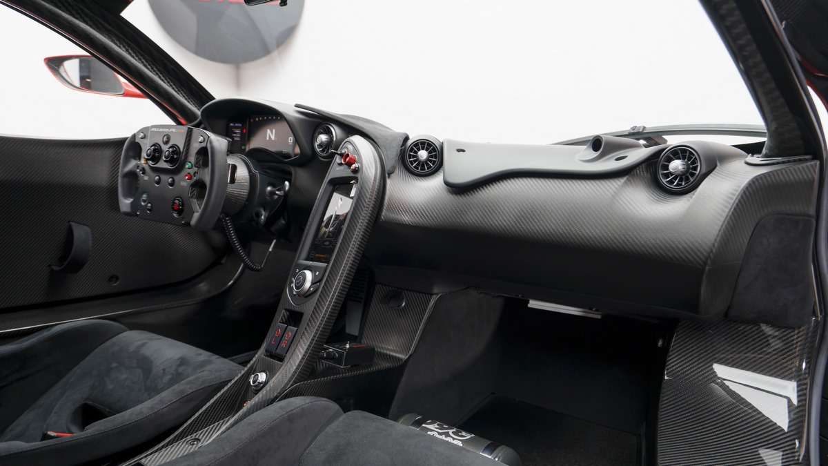 2015 McLaren P1 GTR, 5/24