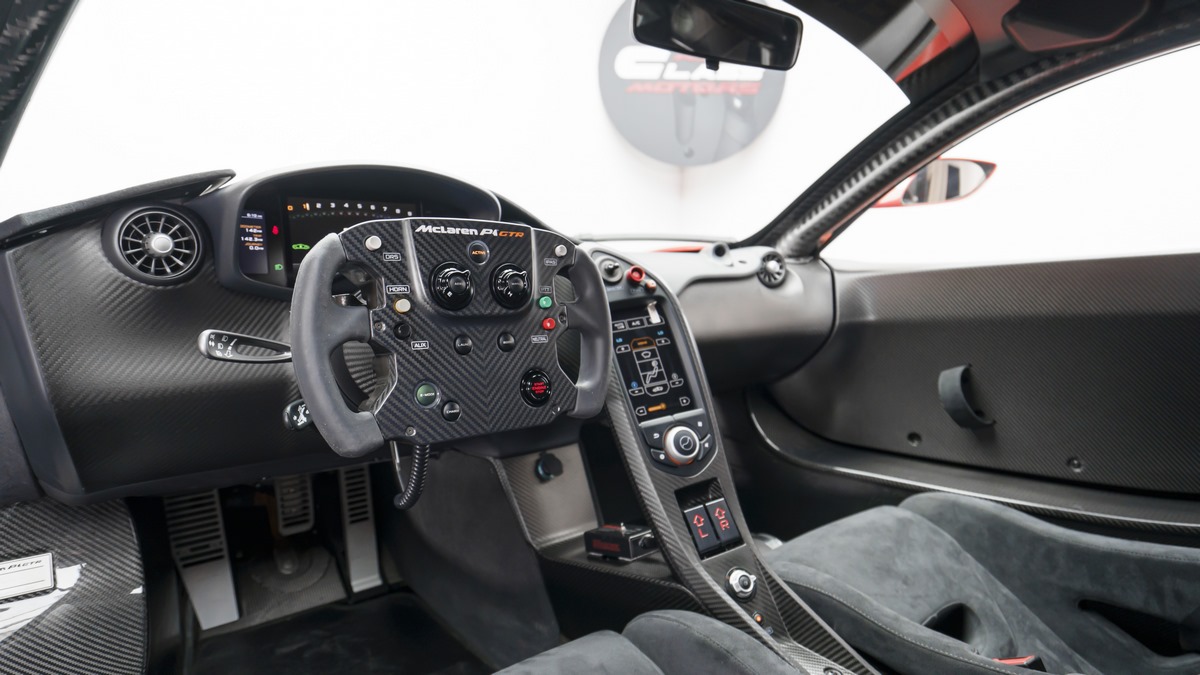 2015 McLaren P1 GTR, 7/24
