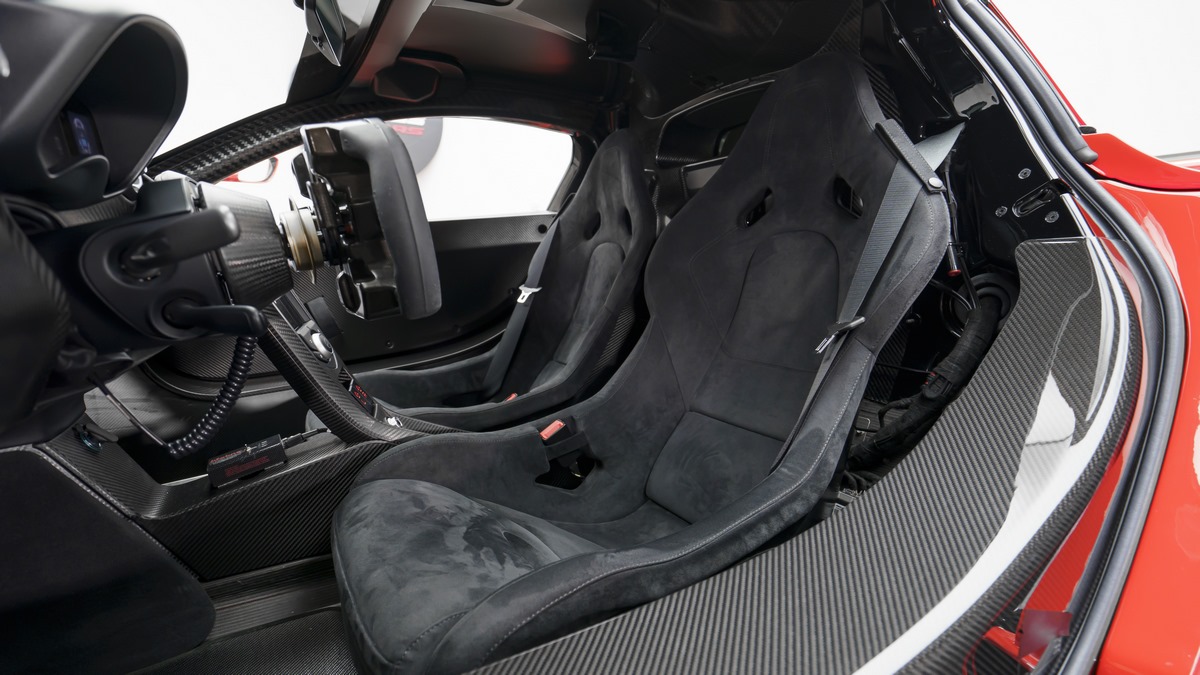2015 McLaren P1 GTR, 8/24