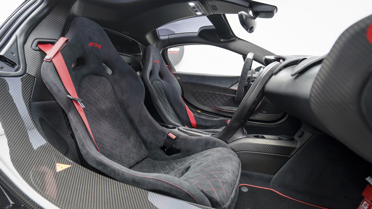 2015 McLaren P1 Carbon Series, 2/26