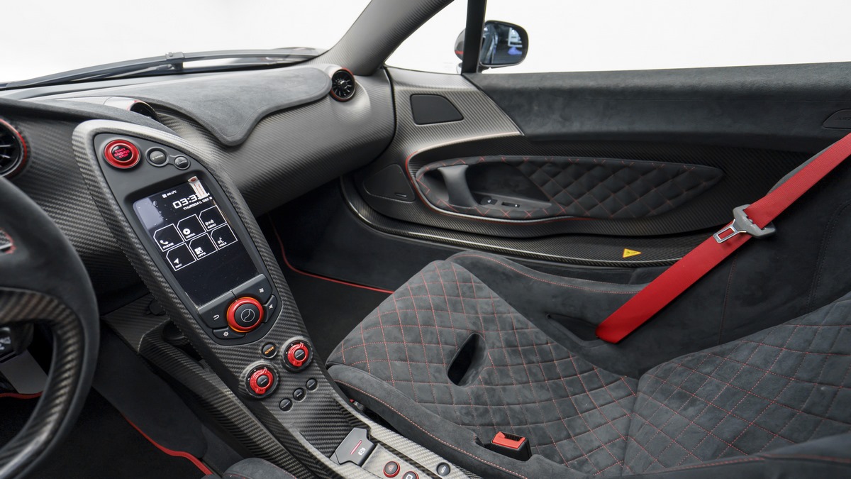2015 McLaren P1 Carbon Series, 8/26