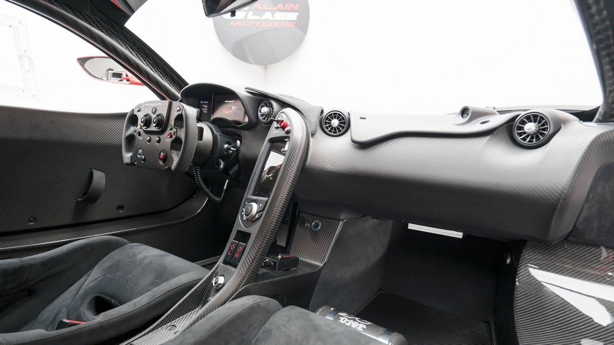 2015 McLaren P1 GTR, 4/24