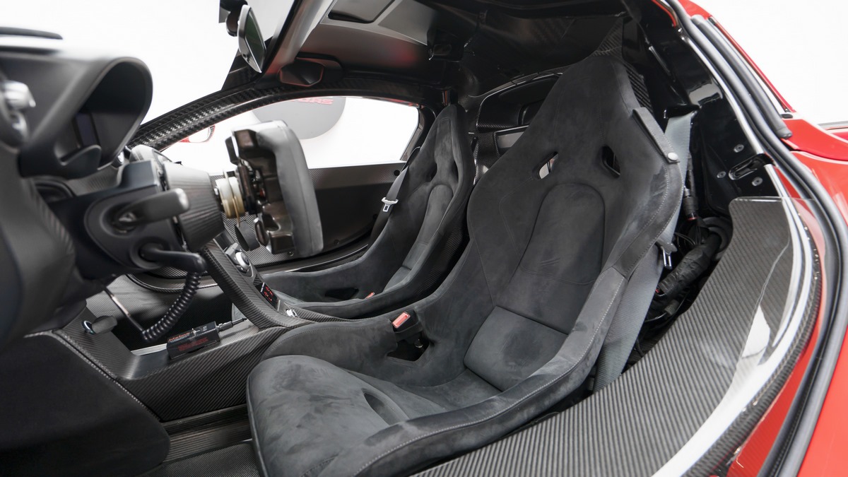 2015 McLaren P1 GTR, 9/24