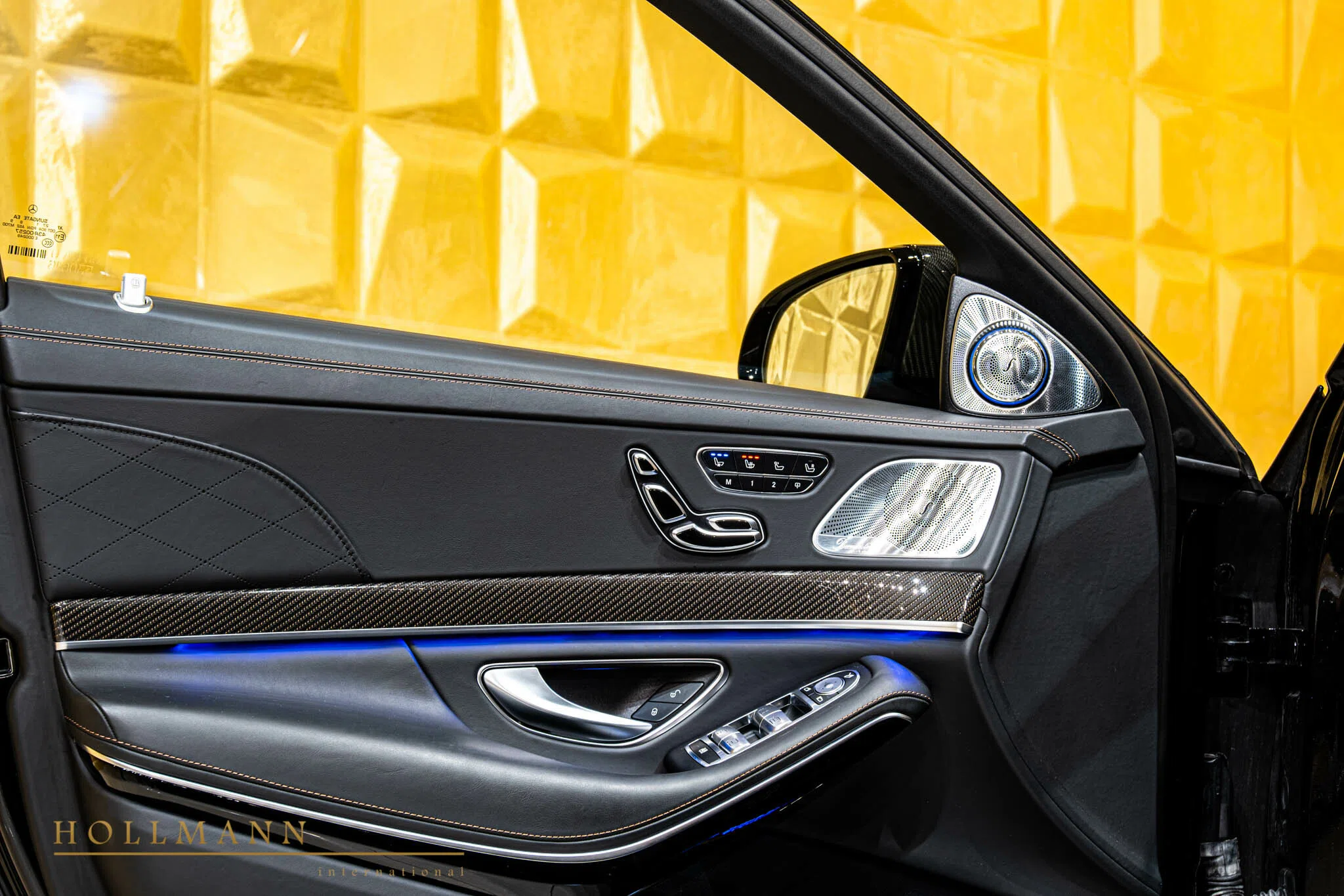 2022 BRABUS S 900 interior, door panel, Black Anthracite, Leather