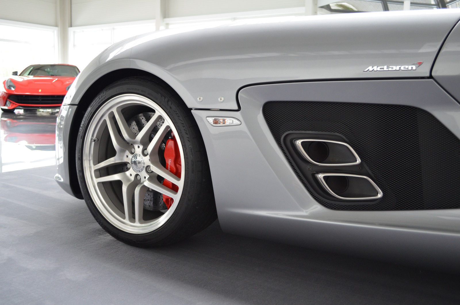 2010 Mercedes-Benz SLR McLaren Stirling Moss, 17/18