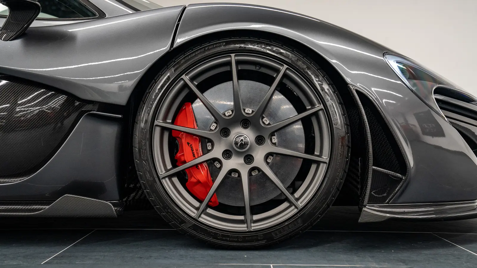 2014 McLaren P1, 33/40