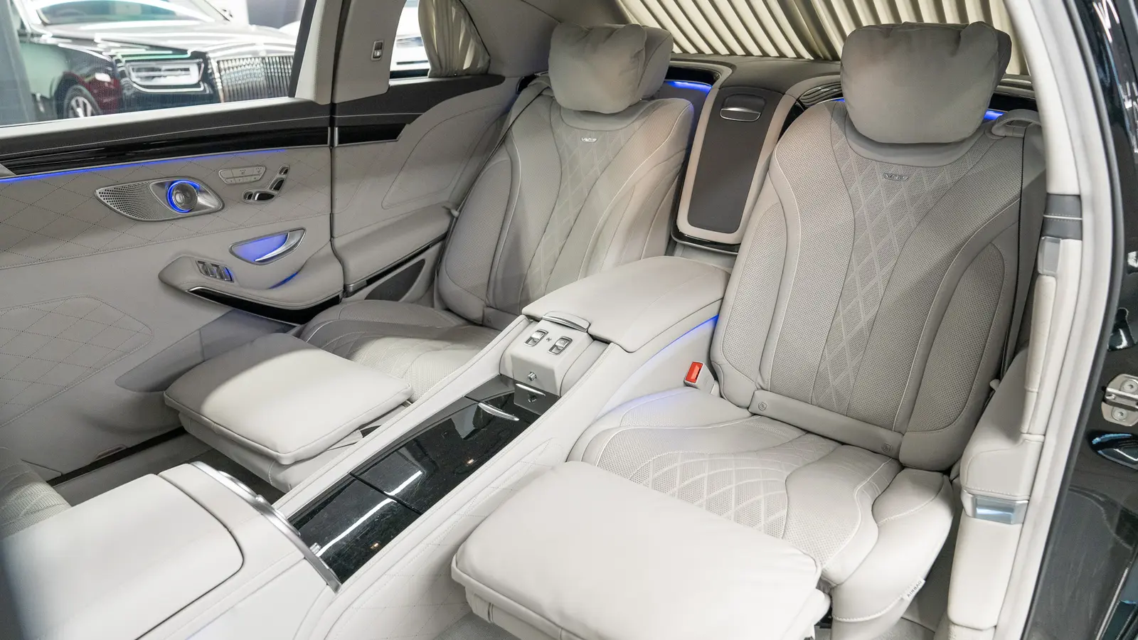 2019 Mercedes-Benz Maybach S600 Pullman, 18/20