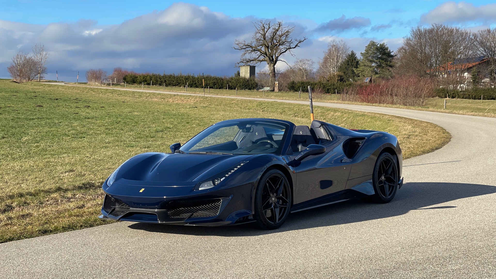 2021 Ferrari 488 Pista Spider, 6/20