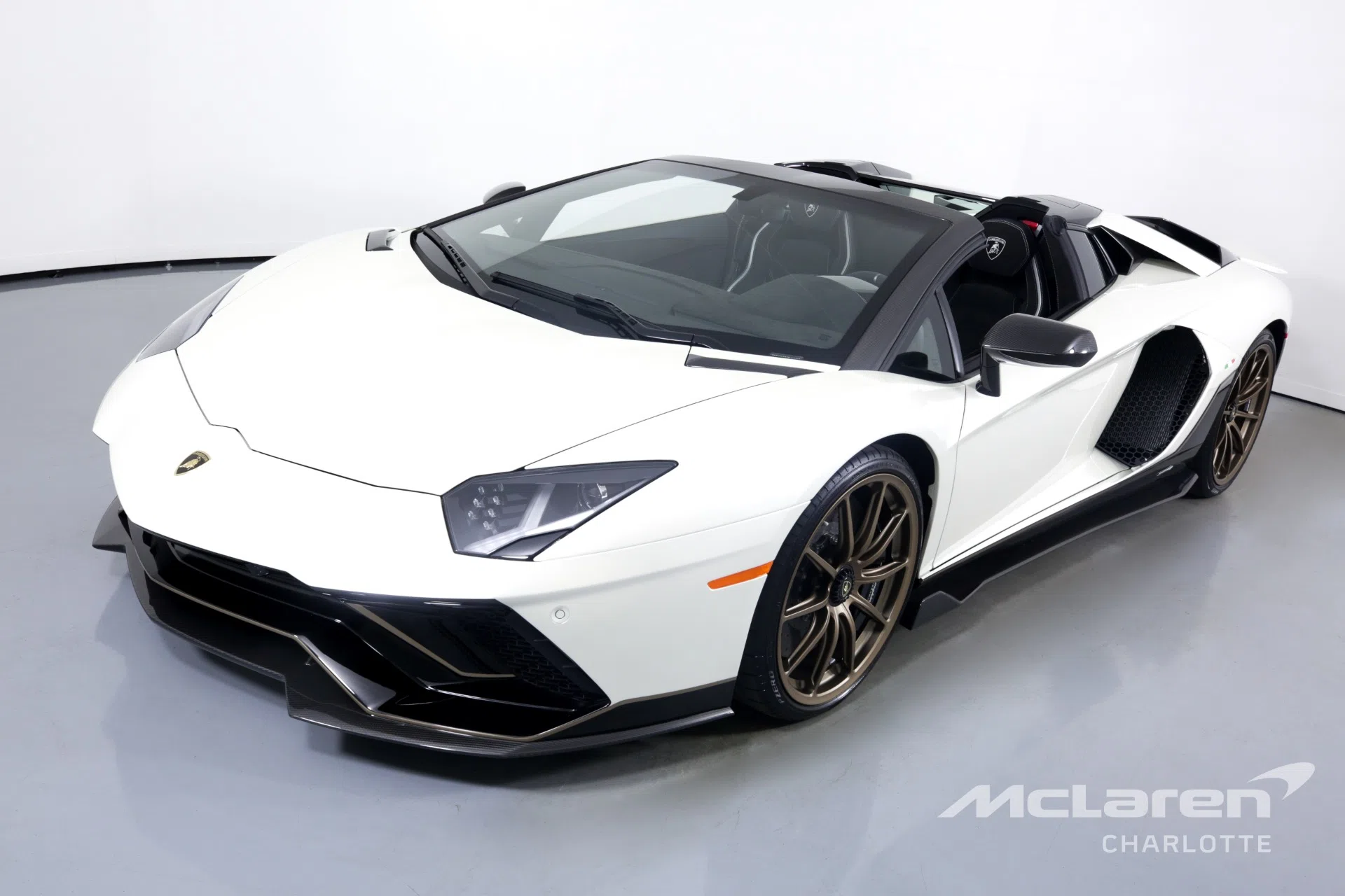 2022 LAMBORGHINI Aventador LP 780-4 Ultimae Roadster for sale, front three-quarter view, Balloon White Pearl