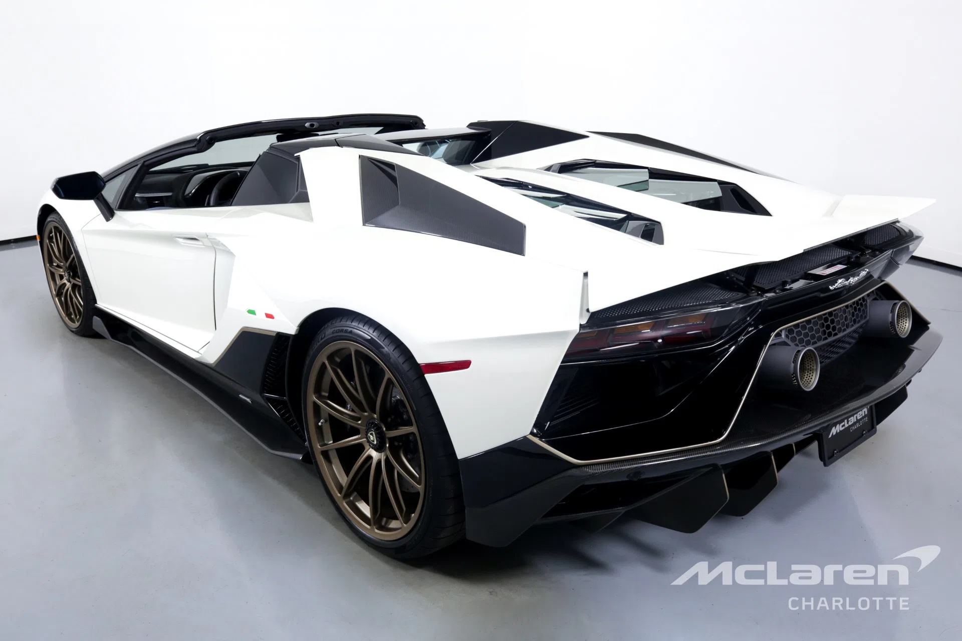 2022 LAMBORGHINI Aventador LP 780-4 Ultimae Roadster for sale, exterior, Balloon White Pearl