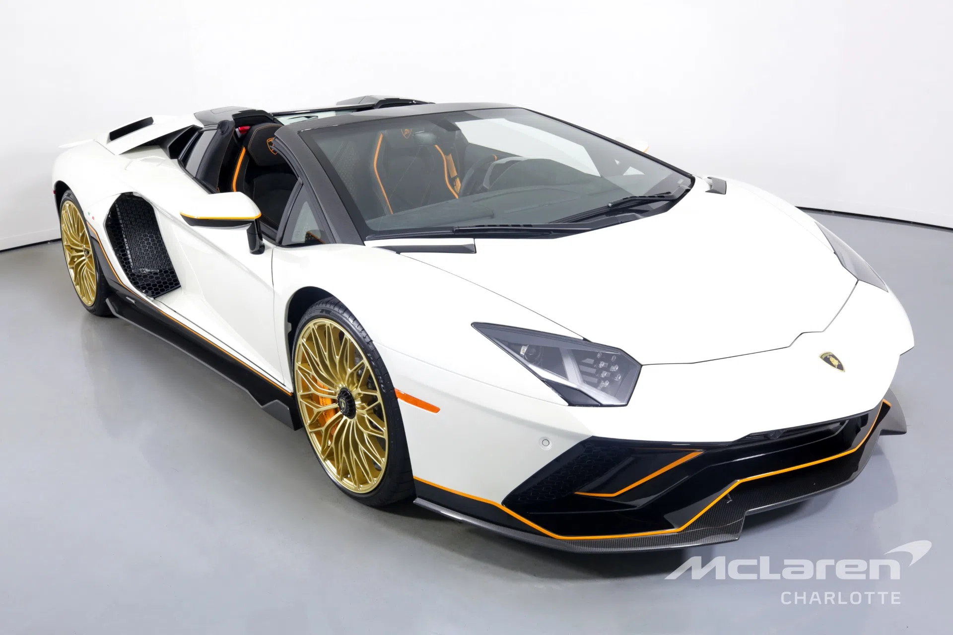 2022 Lamborghini Aventador LP 780-4 Ultimae Roadster for sale, exterior, Balloon White Pearl