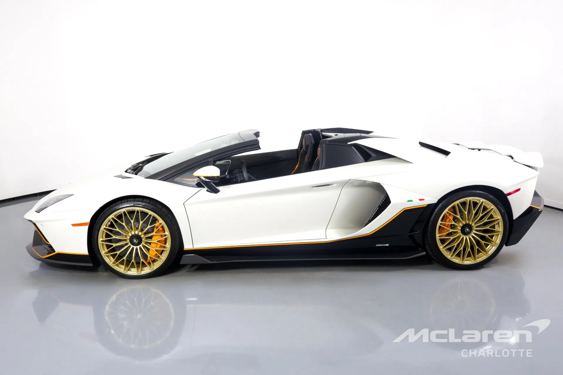2022 Lamborghini Aventador LP 780-4 Ultimae Roadster for sale, exterior, Balloon White Pearl
