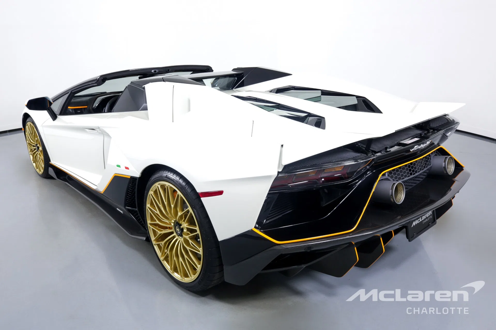 2022 Lamborghini Aventador LP 780-4 Ultimae Roadster for sale, exterior, Balloon White Pearl