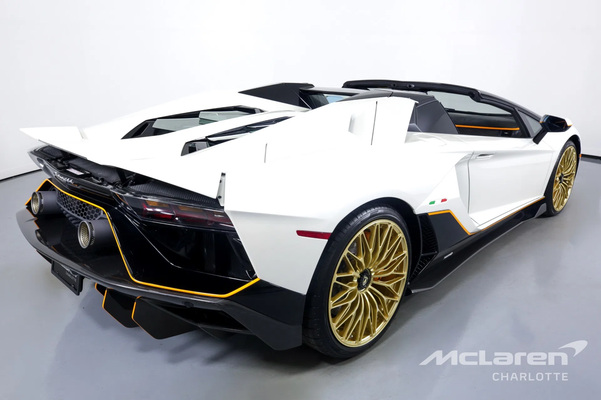 2022 Lamborghini Aventador LP 780-4 Ultimae Roadster for sale, exterior, Balloon White Pearl