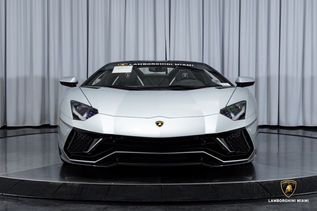2022 Lamborghini Aventador Ultimae Roadster, 2/20