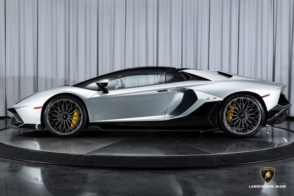 2022 Lamborghini Aventador Ultimae Roadster, 10/20