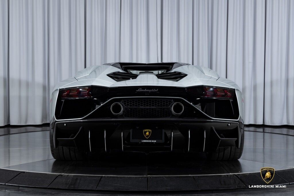 2022 Lamborghini Aventador Ultimae Roadster, 12/20