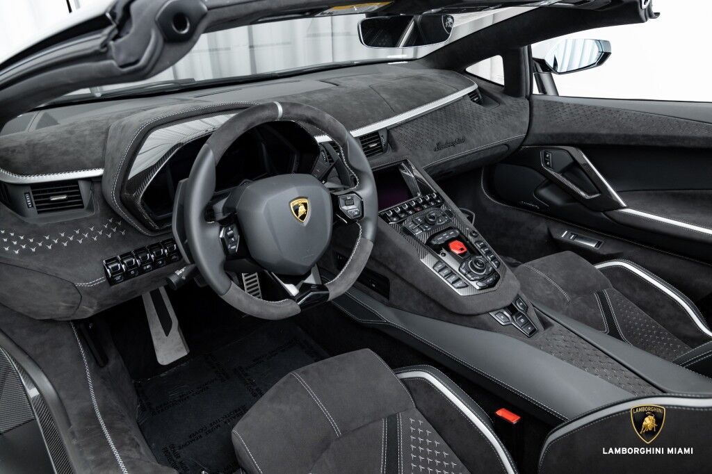 2022 Lamborghini Aventador Ultimae Roadster, 17/20