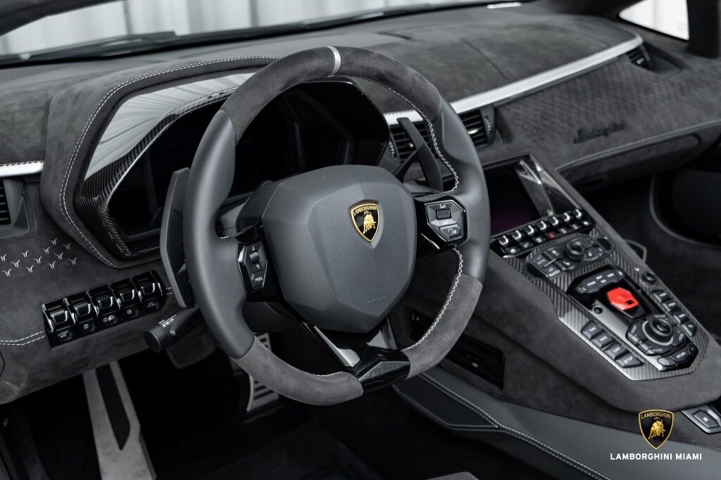 2022 Lamborghini Aventador Ultimae Roadster, 18/20