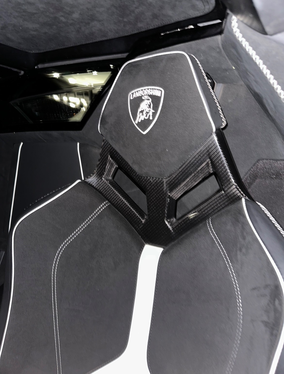 2021 Lamborghini Aventador SVJ Roadster, 9/16