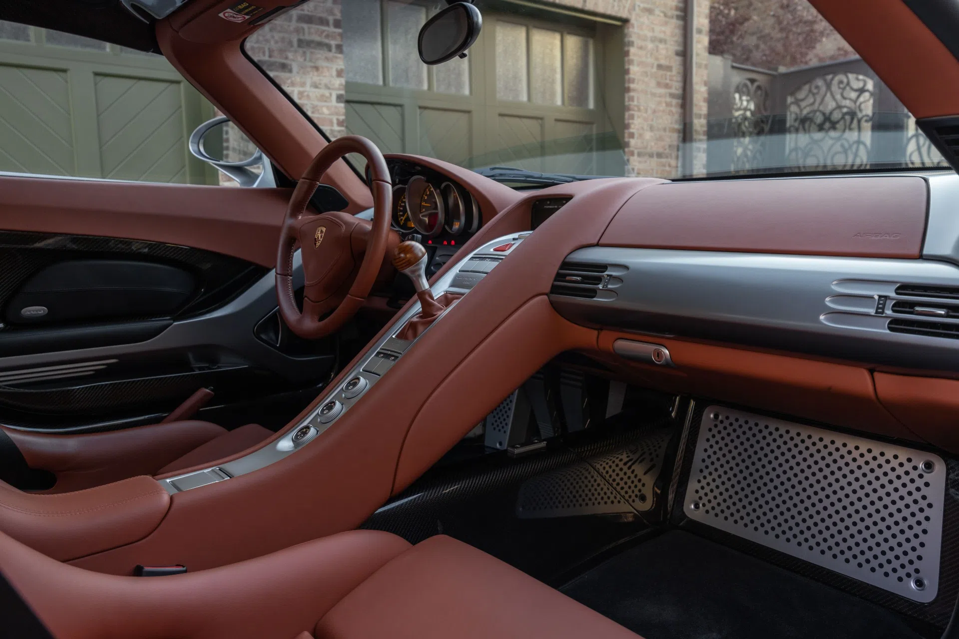 2005 Porsche Carrera GT interior, Terracotta