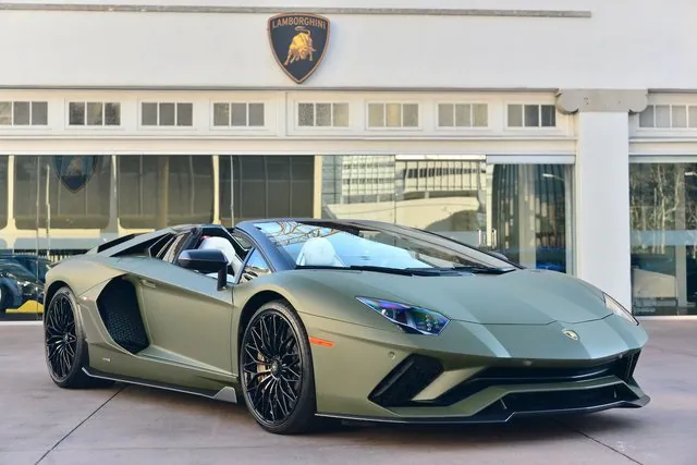 2022 Lamborghini Aventador Ultimae Roadster