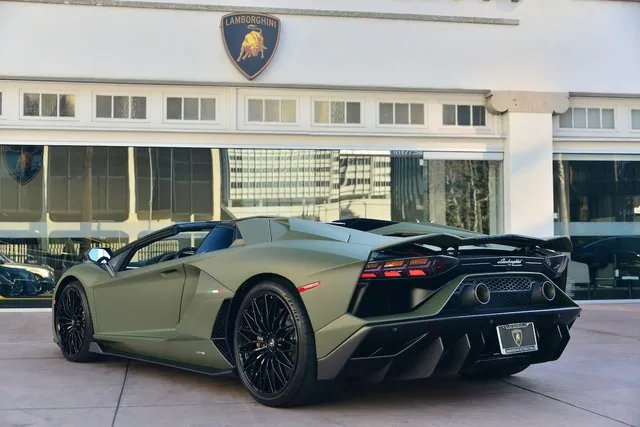 2022 Lamborghini Aventador Ultimae Roadster, 18/20