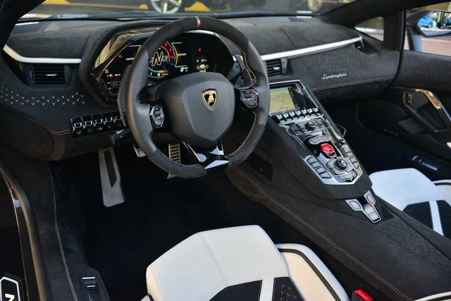 2022 Lamborghini Aventador Ultimae Roadster, 19/20
