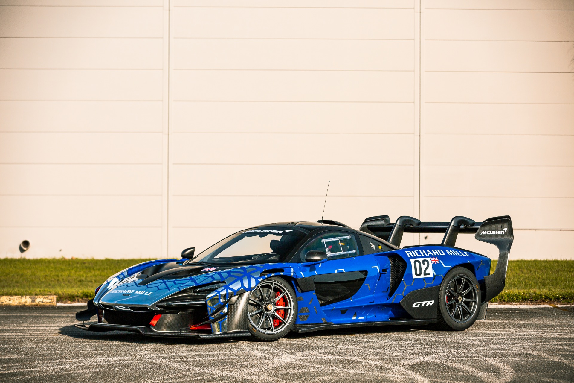 2020 McLaren Senna GTR, 2/13