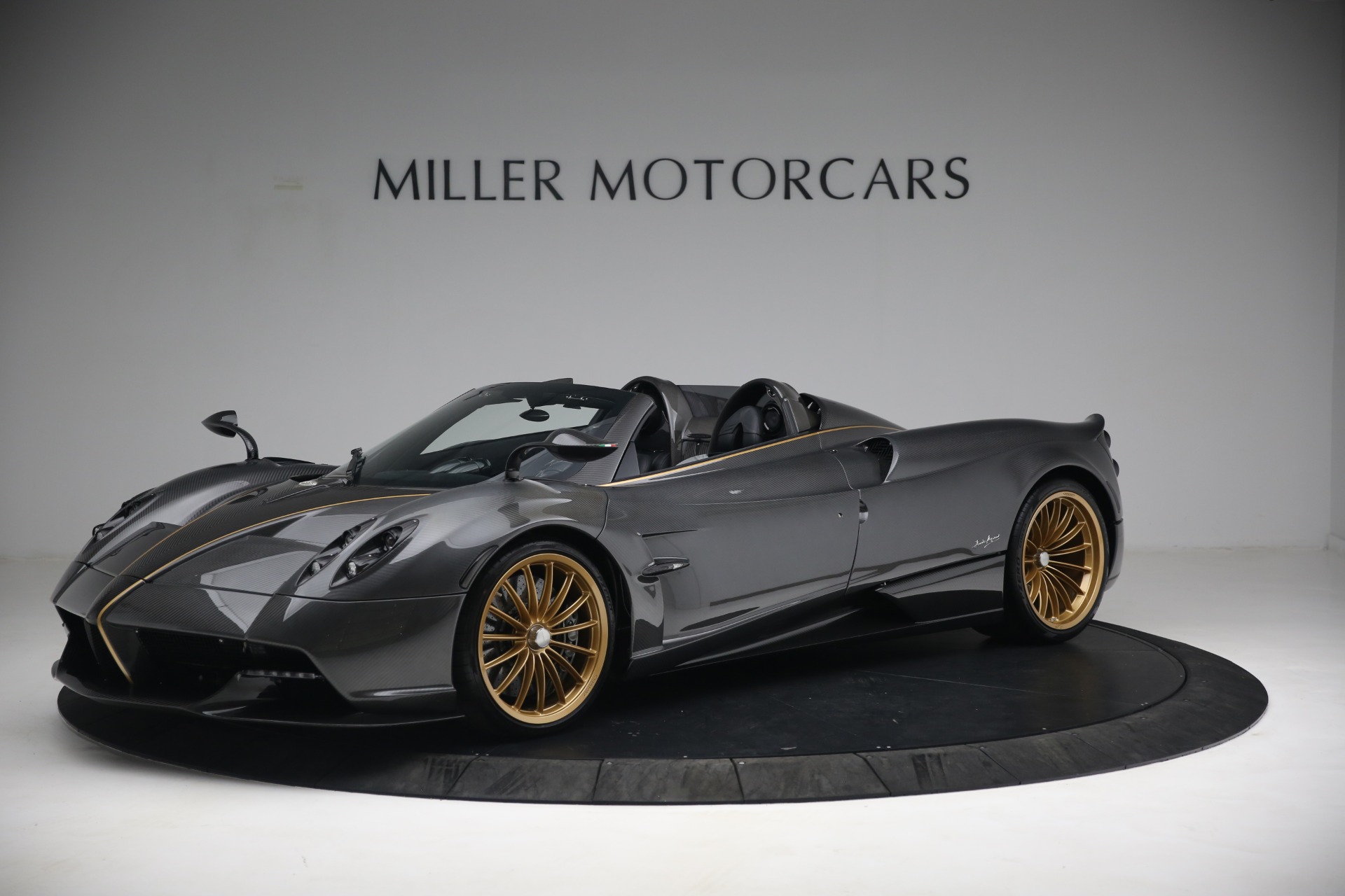 2017 Pagani Huayra Roadster, 2/19
