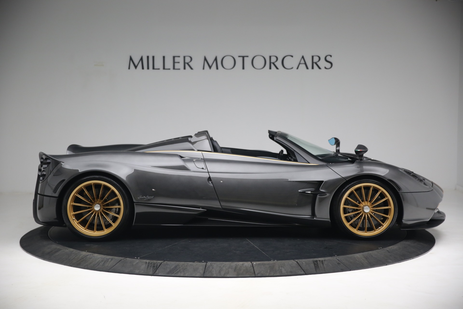 2017 Pagani Huayra Roadster, 9/19