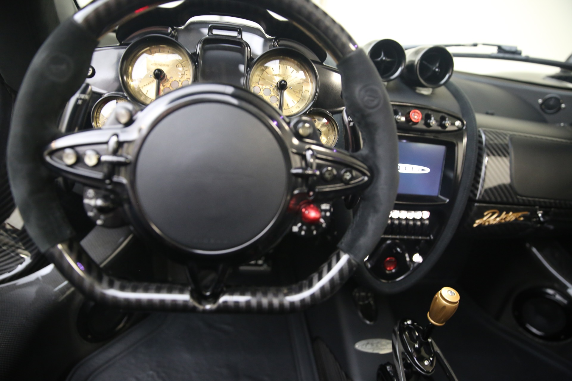 2017 Pagani Huayra Roadster, 17/19