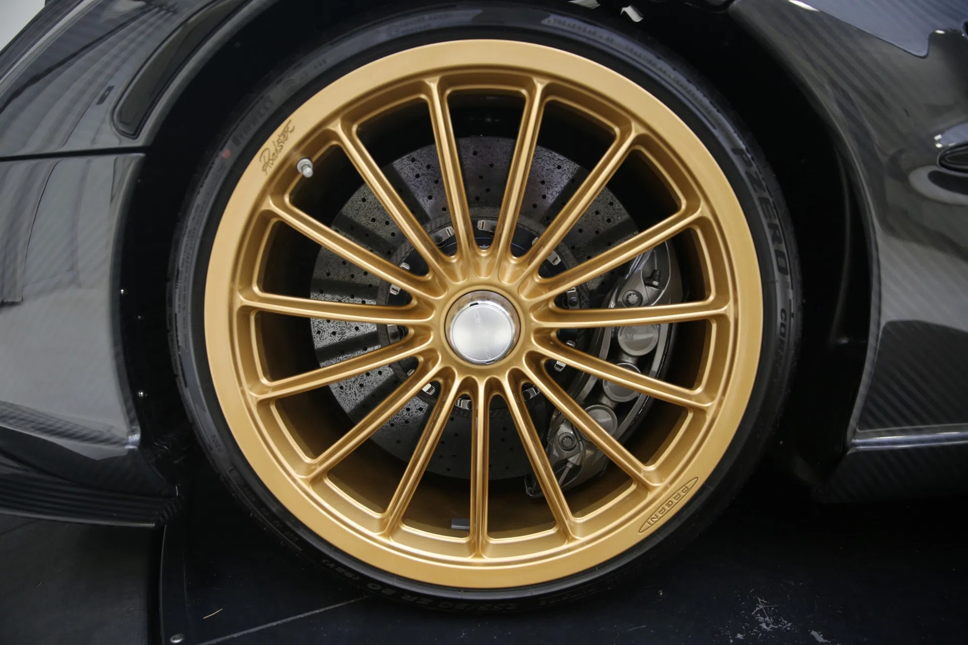 2017 Pagani Huayra Roadster wheel