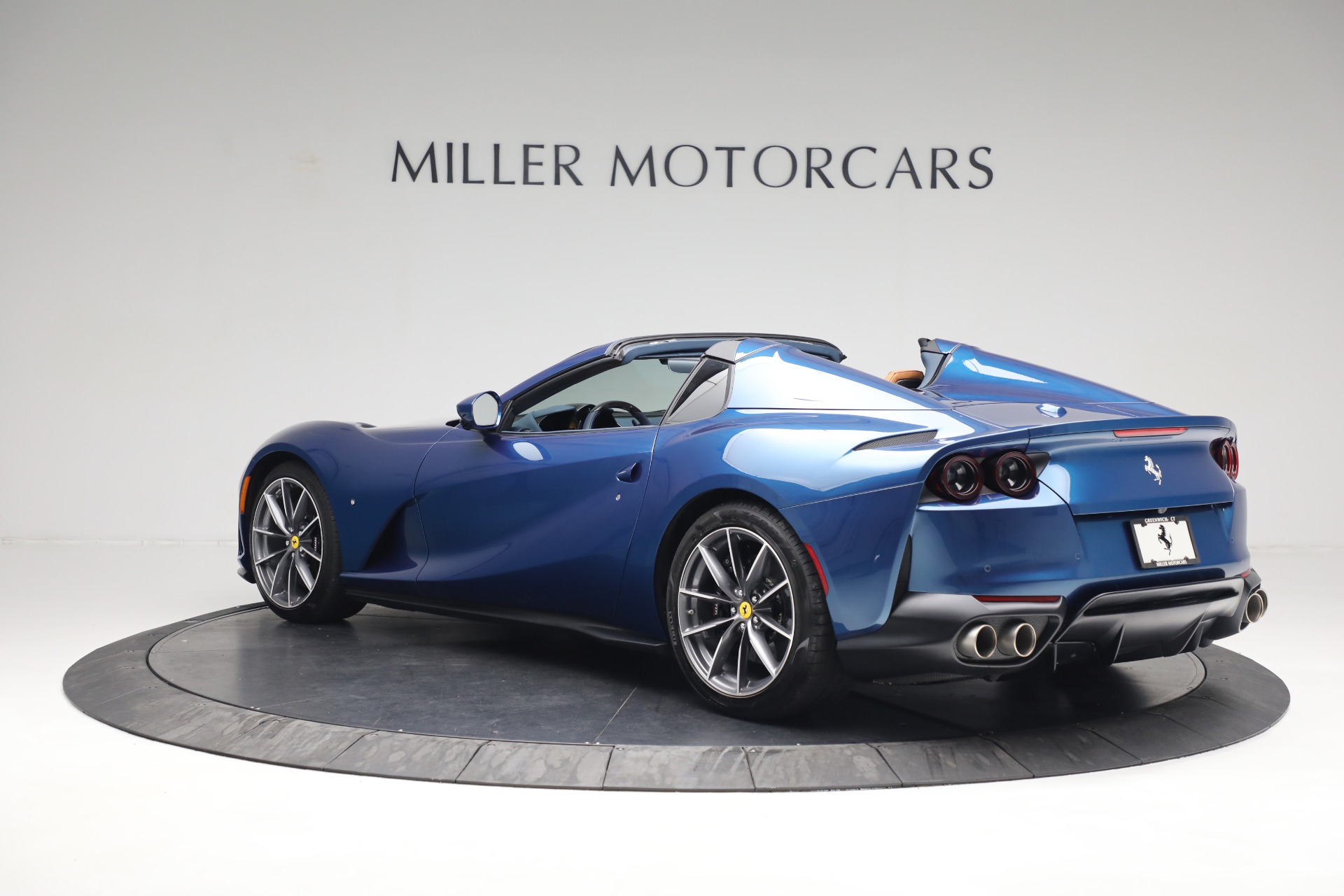 2022 Ferrari 812 GTS, 4/17