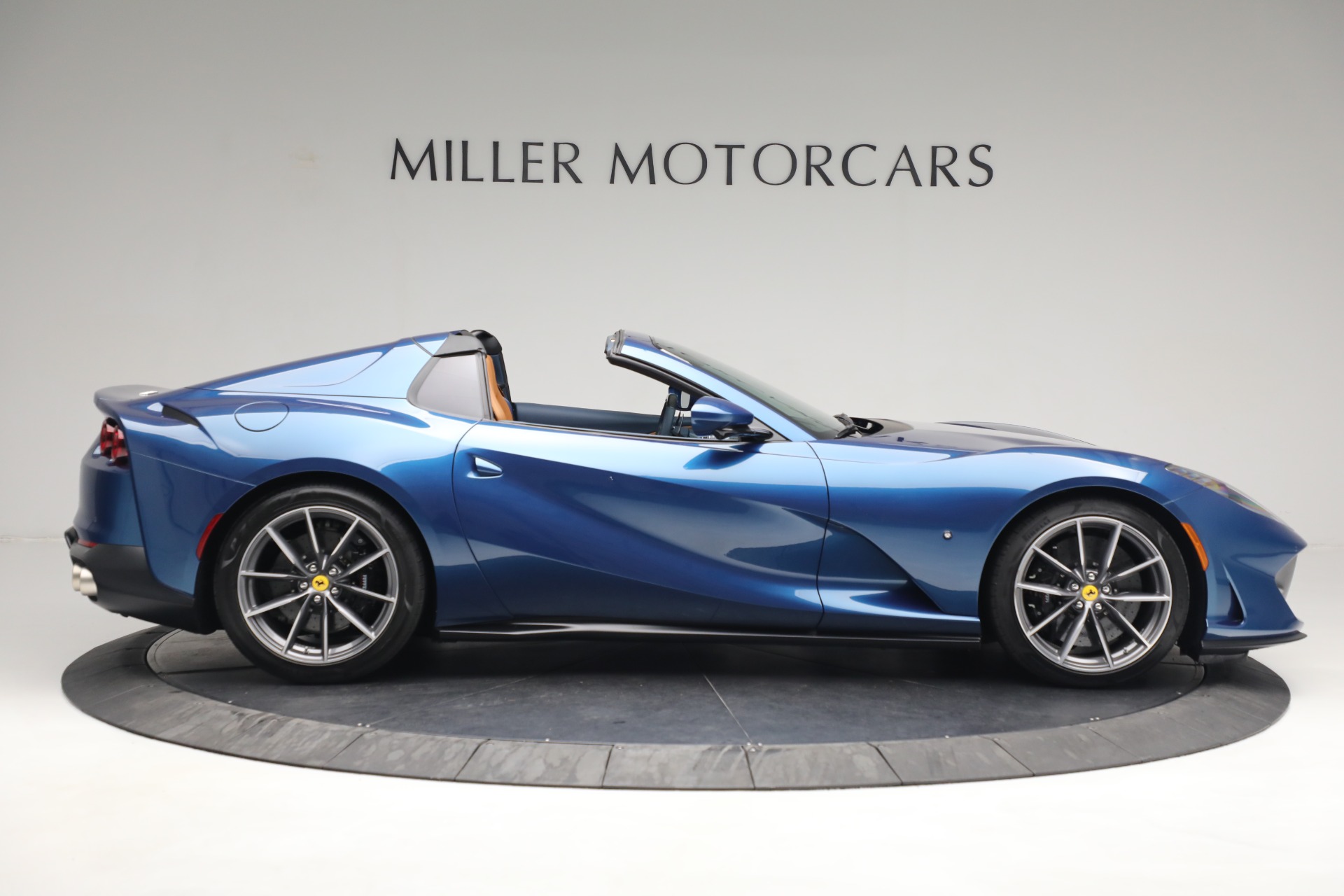 2022 Ferrari 812 GTS, 8/17