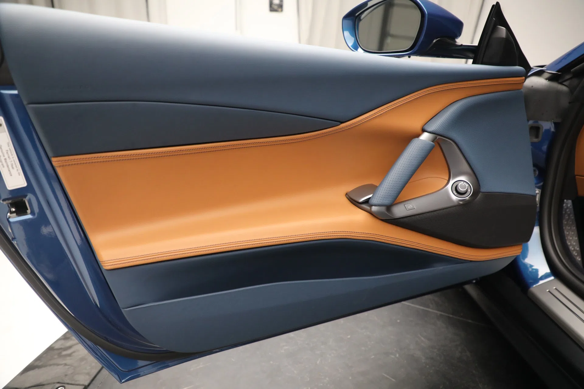 2022 Ferrari 812 GTS interior, door panel, Cuoio, Leather