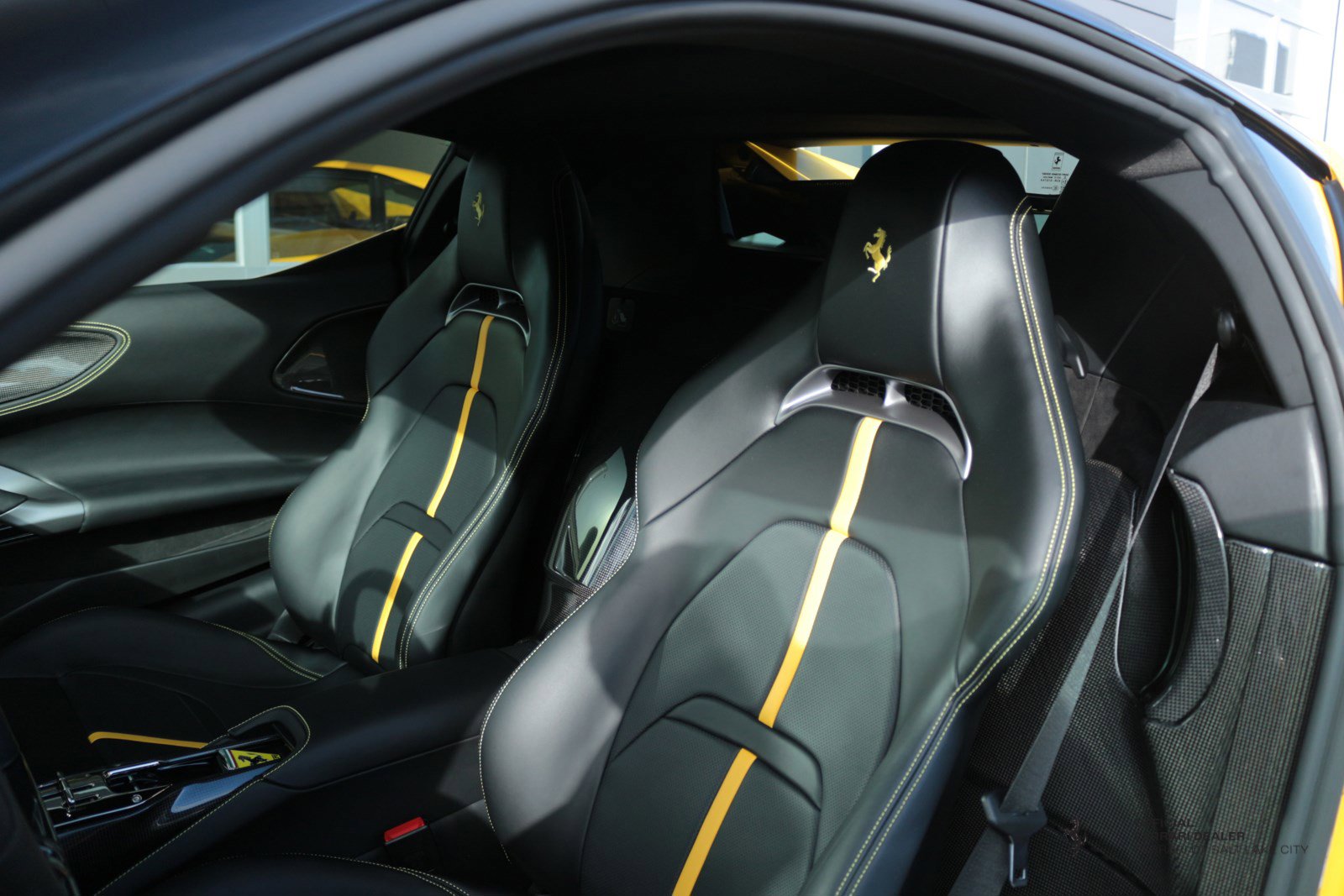 2022 Ferrari SF90 Stradale, 18/19