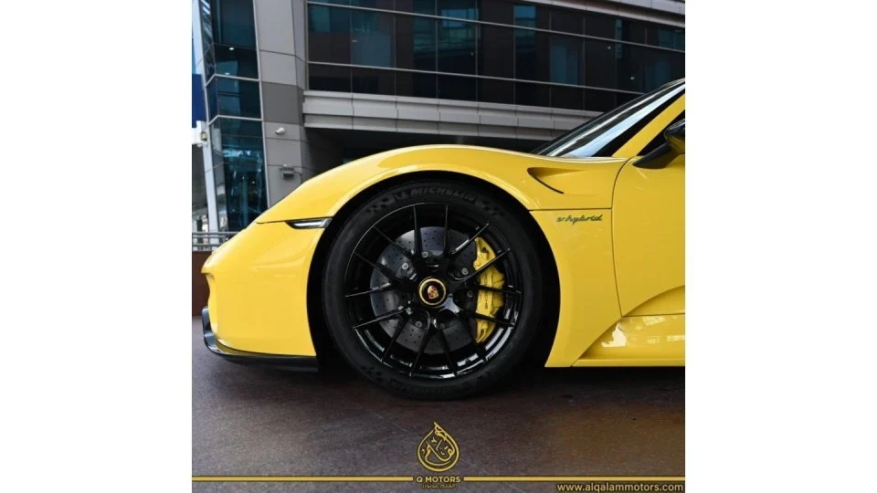 2015 Porsche 918 Spyder, 9/11