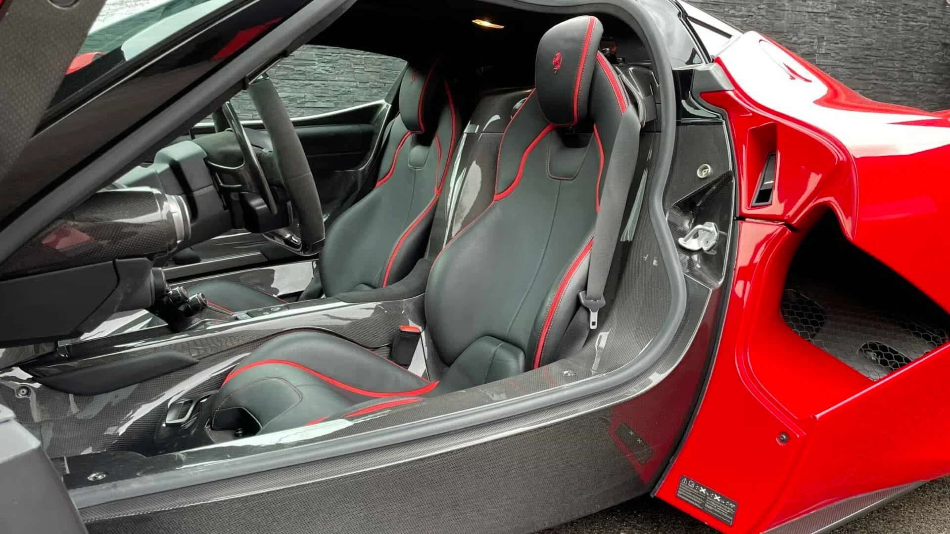 2014 Ferrari LaFerrari interior, seats, Full leather